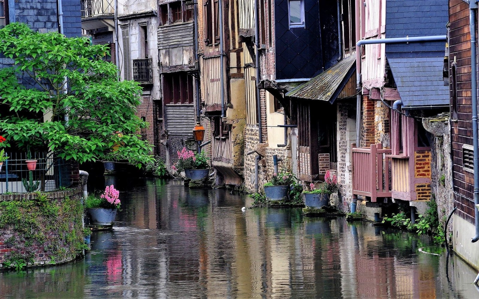 Avis clients Politique de Confidentialité pont audemer - la venise normande classé plus beau détour de france